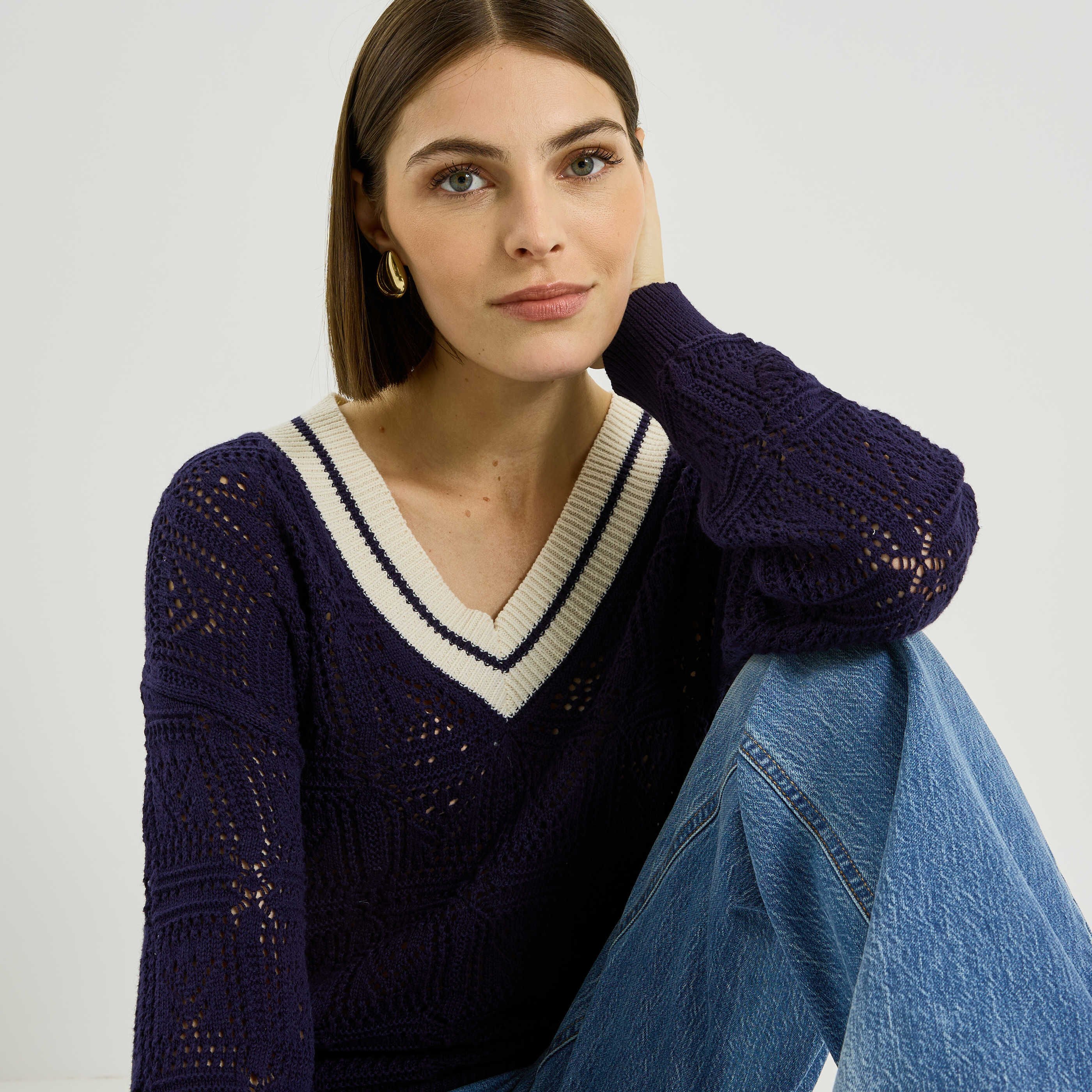 Pull en crochet &agrave; col V femme