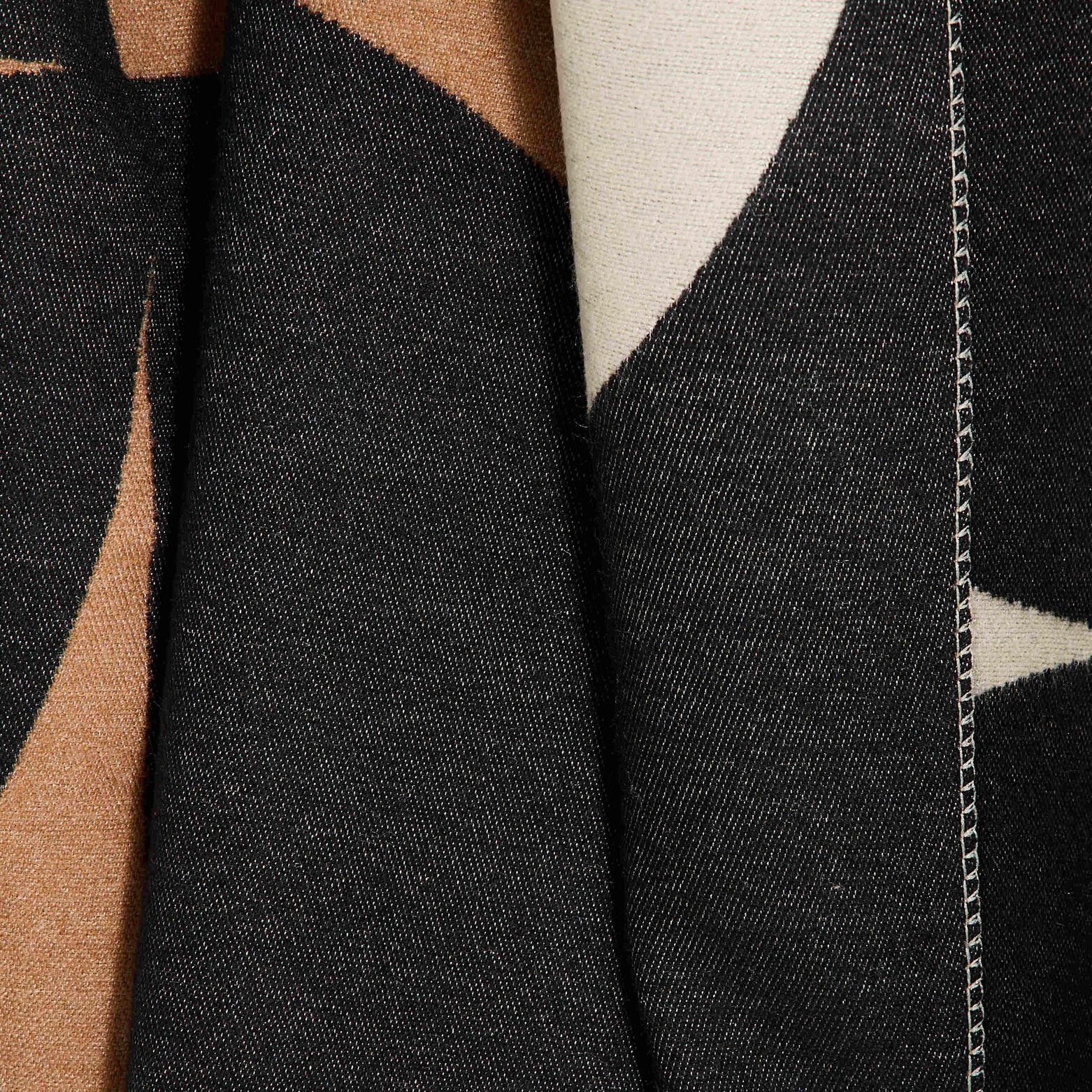 Écharpe motif graphique 