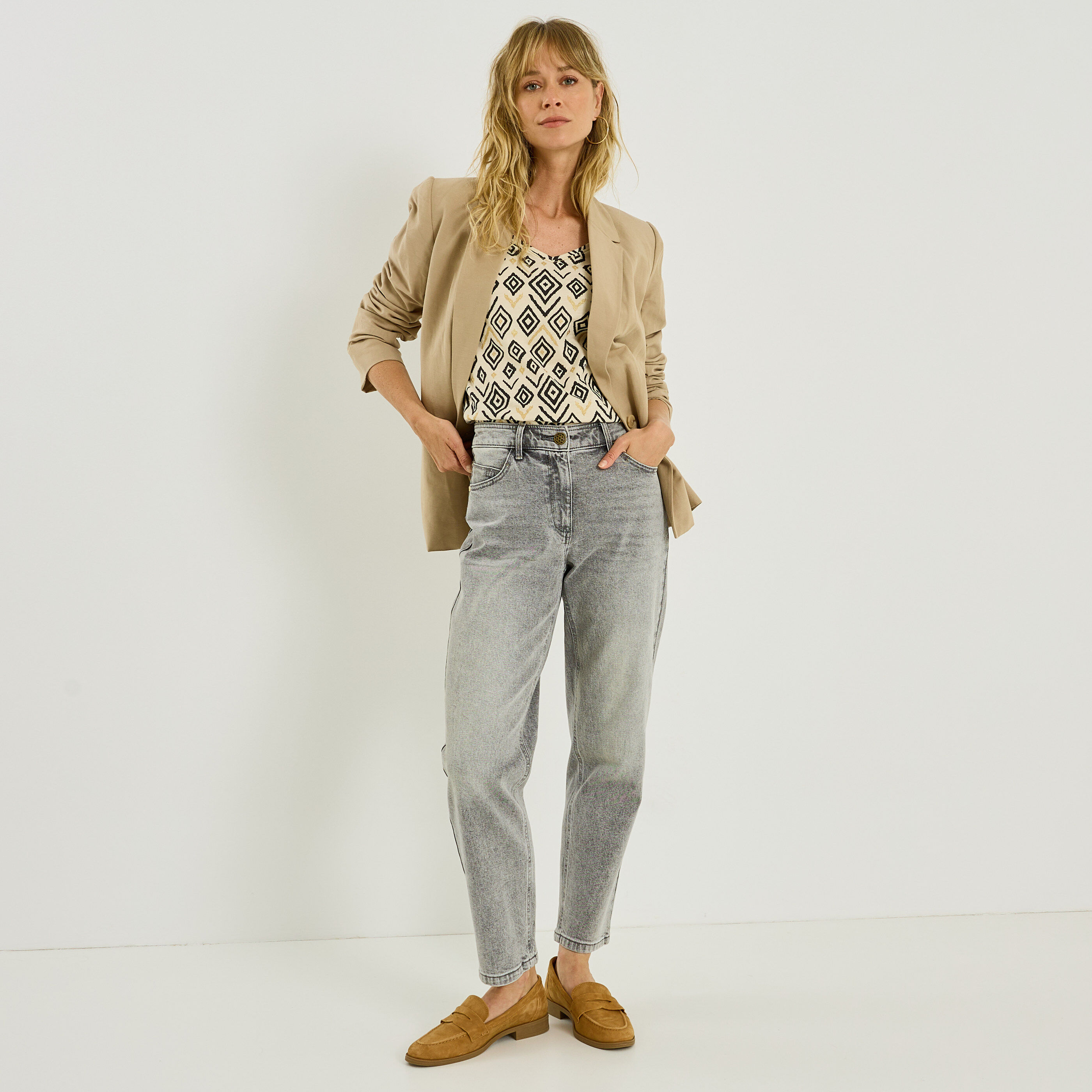 T-shirt col V imprim&eacute; g&eacute;om&eacute;trique femme