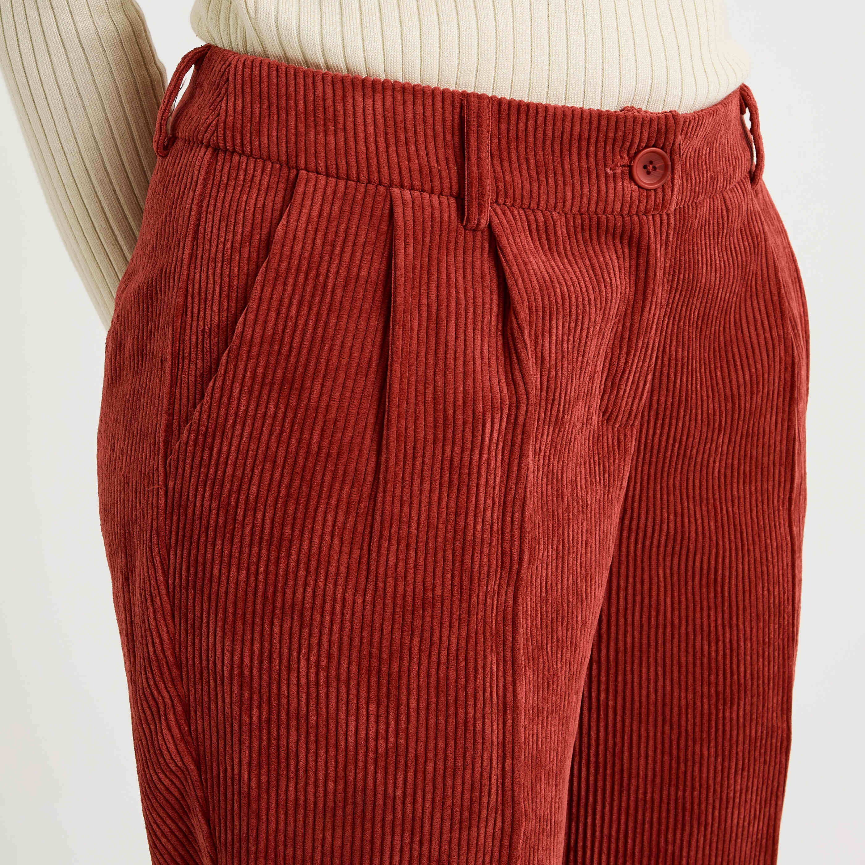 Pantalon en velours &agrave; revers femme