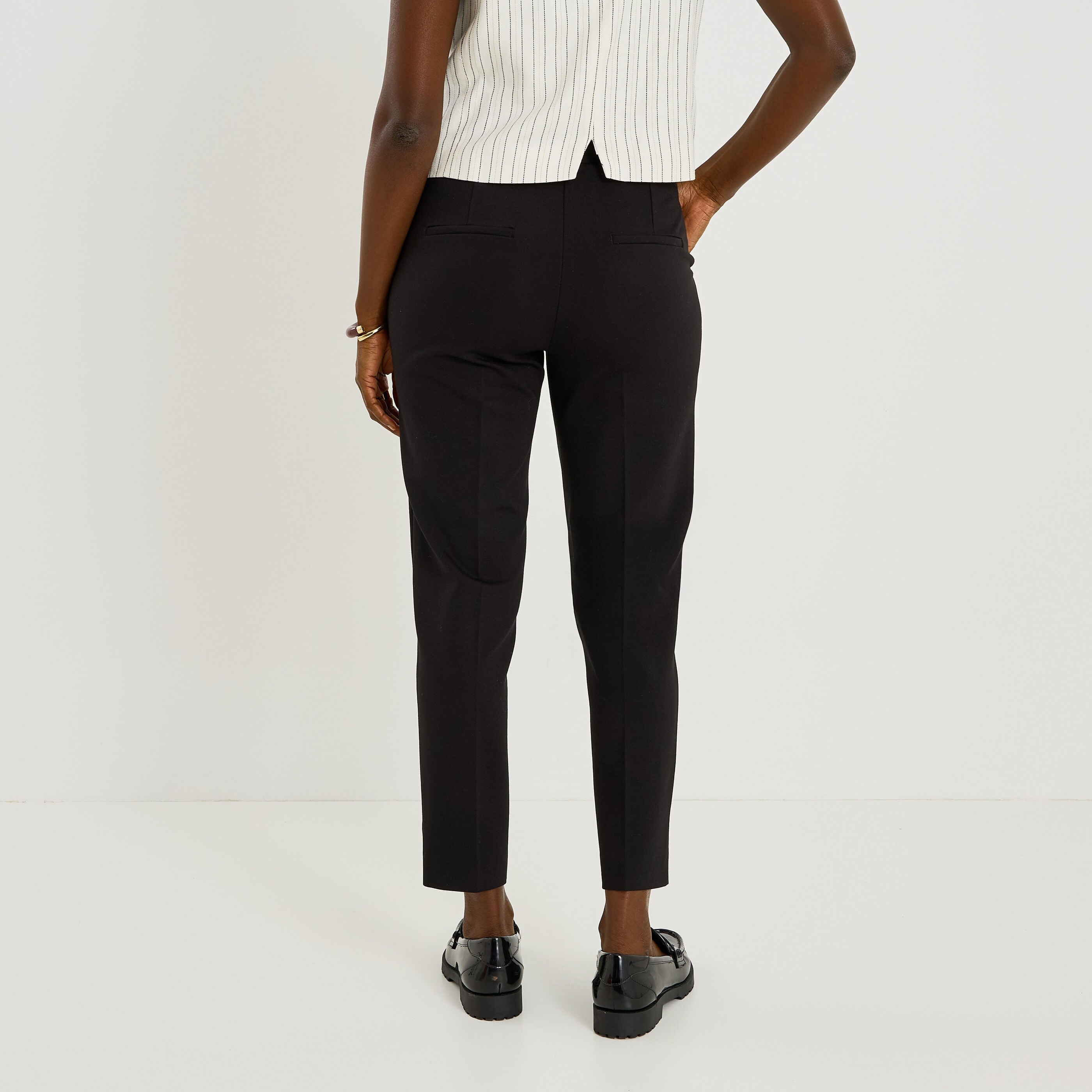 Pantalon fusel&eacute; en maille femme