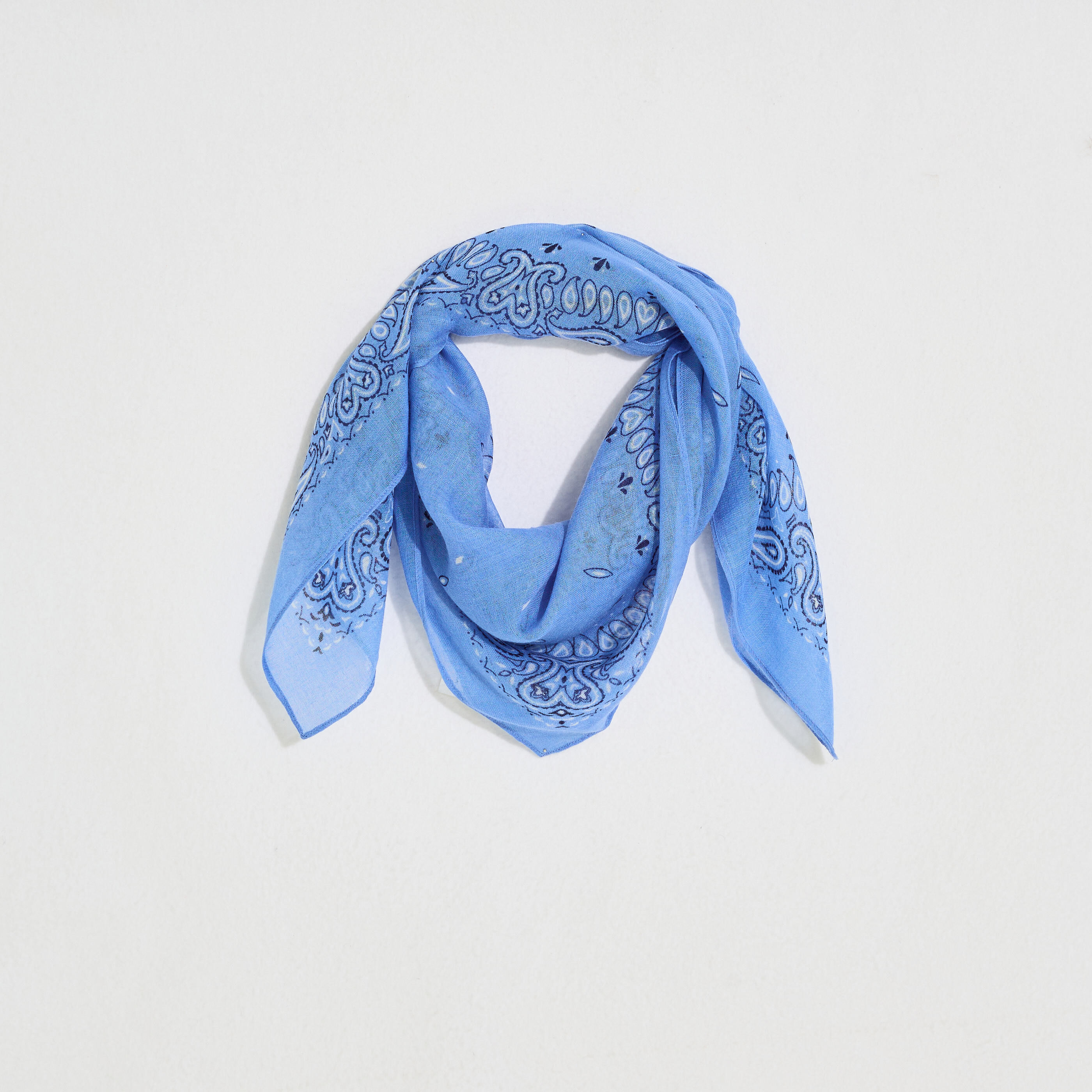 Foulard carr&eacute; laine motifs bandana femme