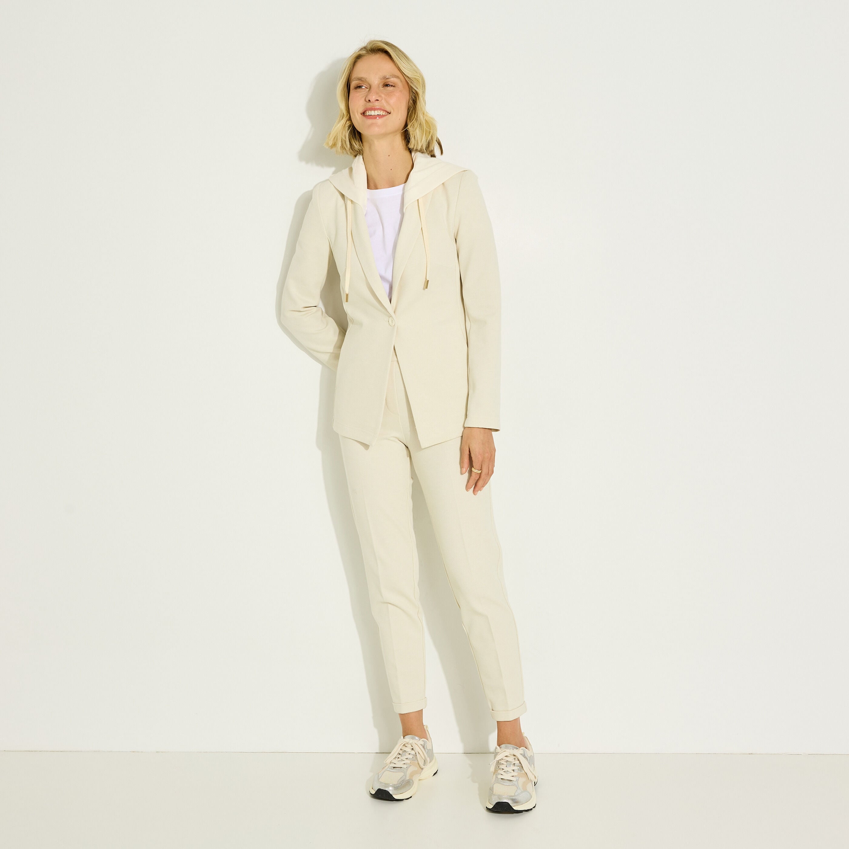 Blazer en maille &agrave; capuche femme