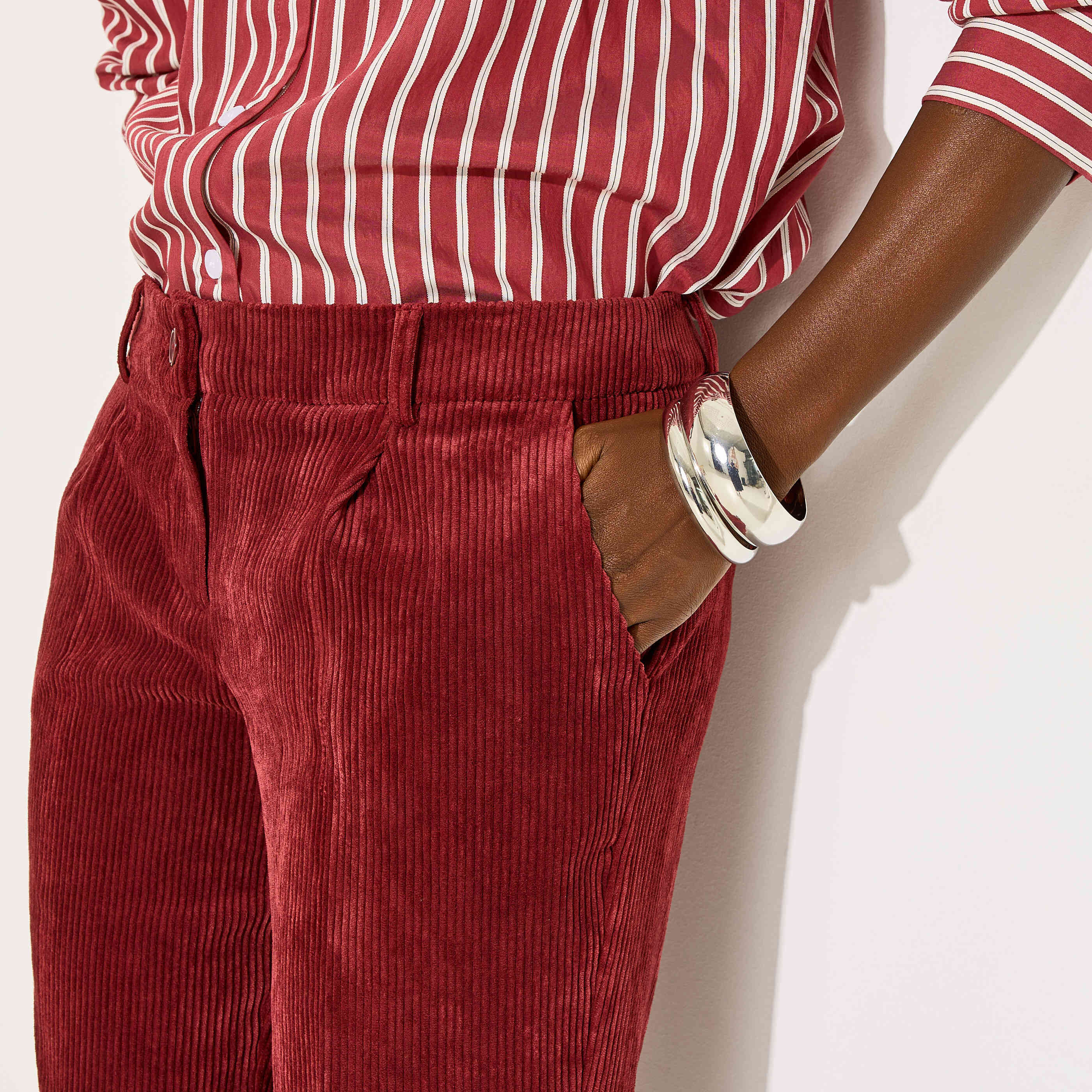 Pantalon chino velours &agrave; revers femme