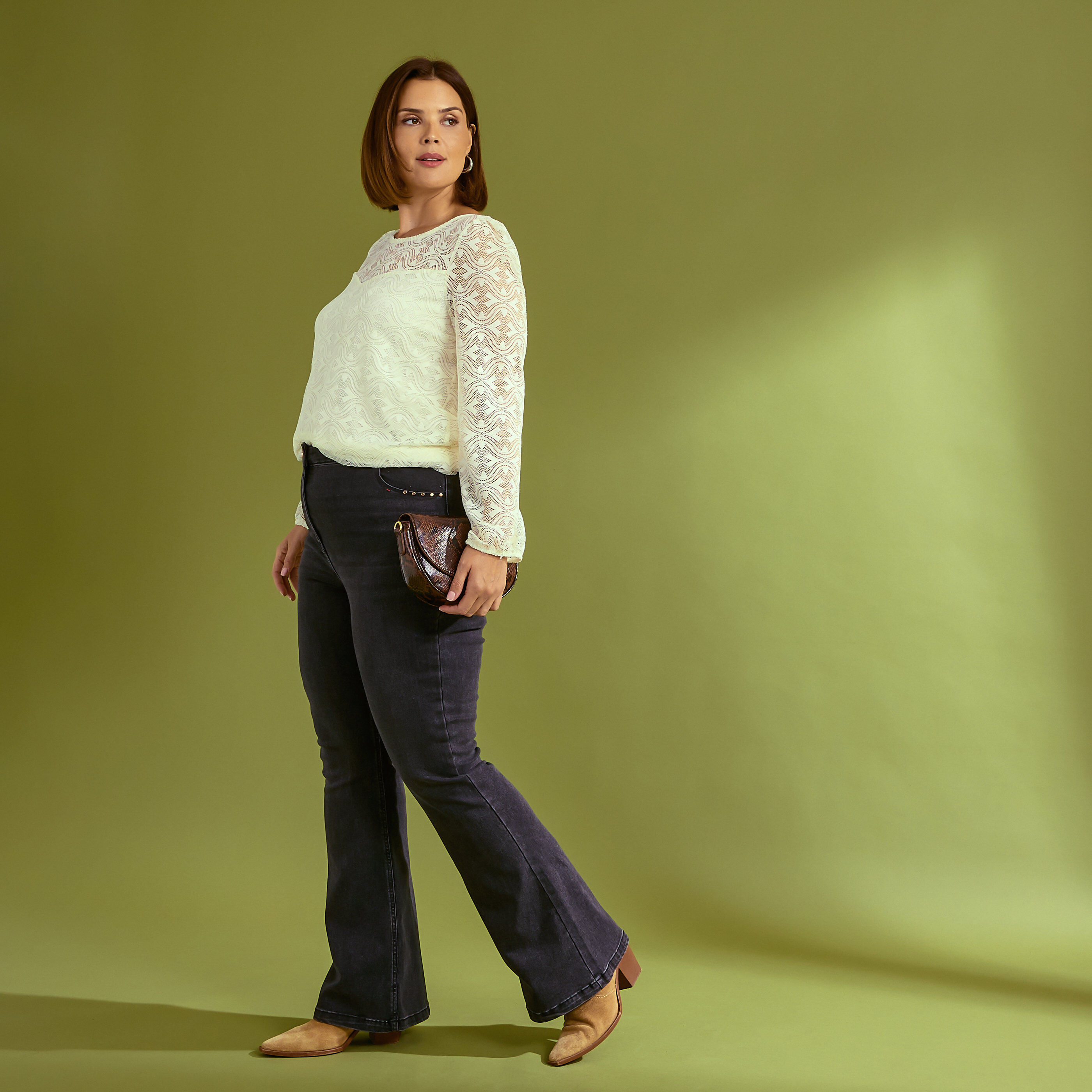 Blouse maille brod&eacute;e femme