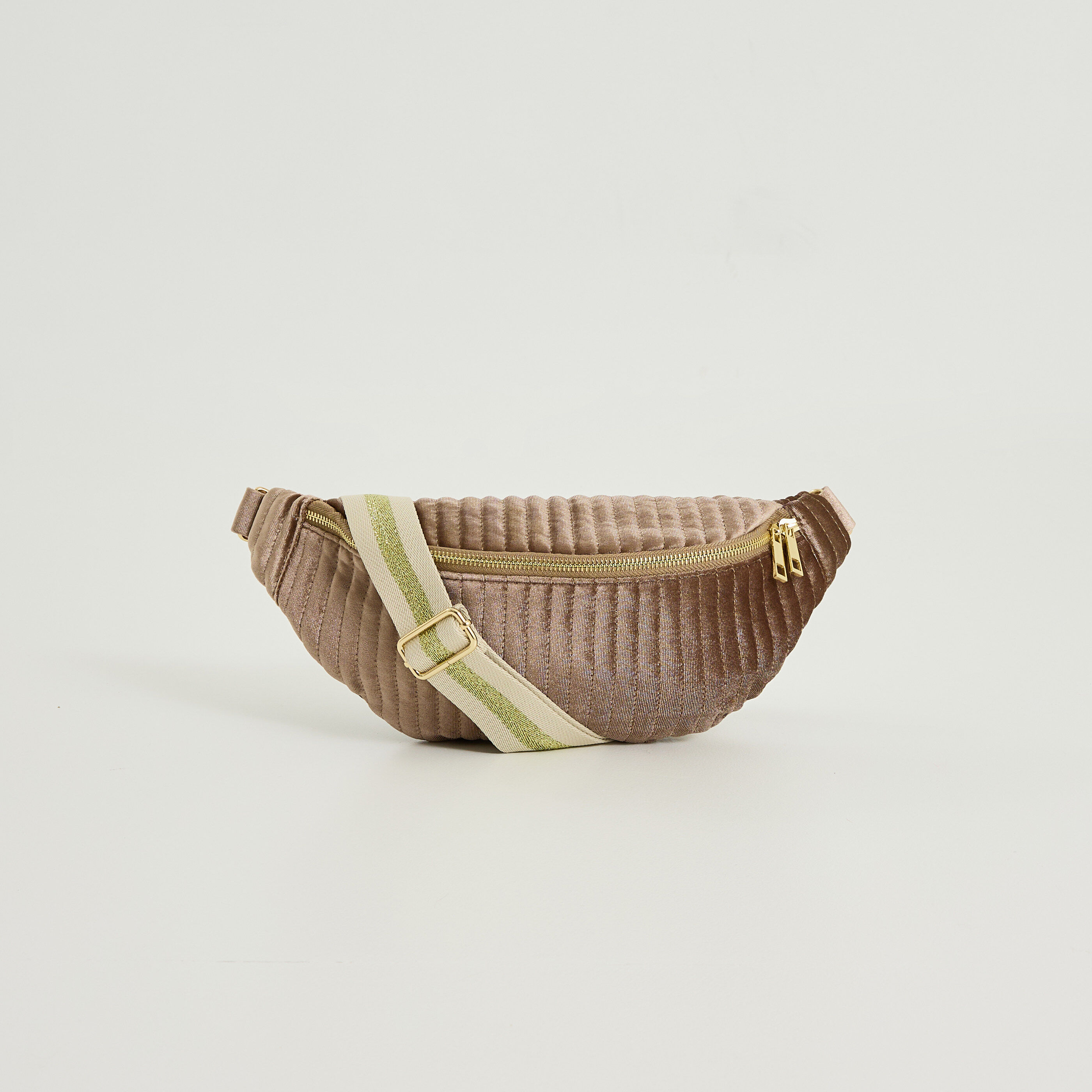 Sac banane en velours matelass&eacute; femme