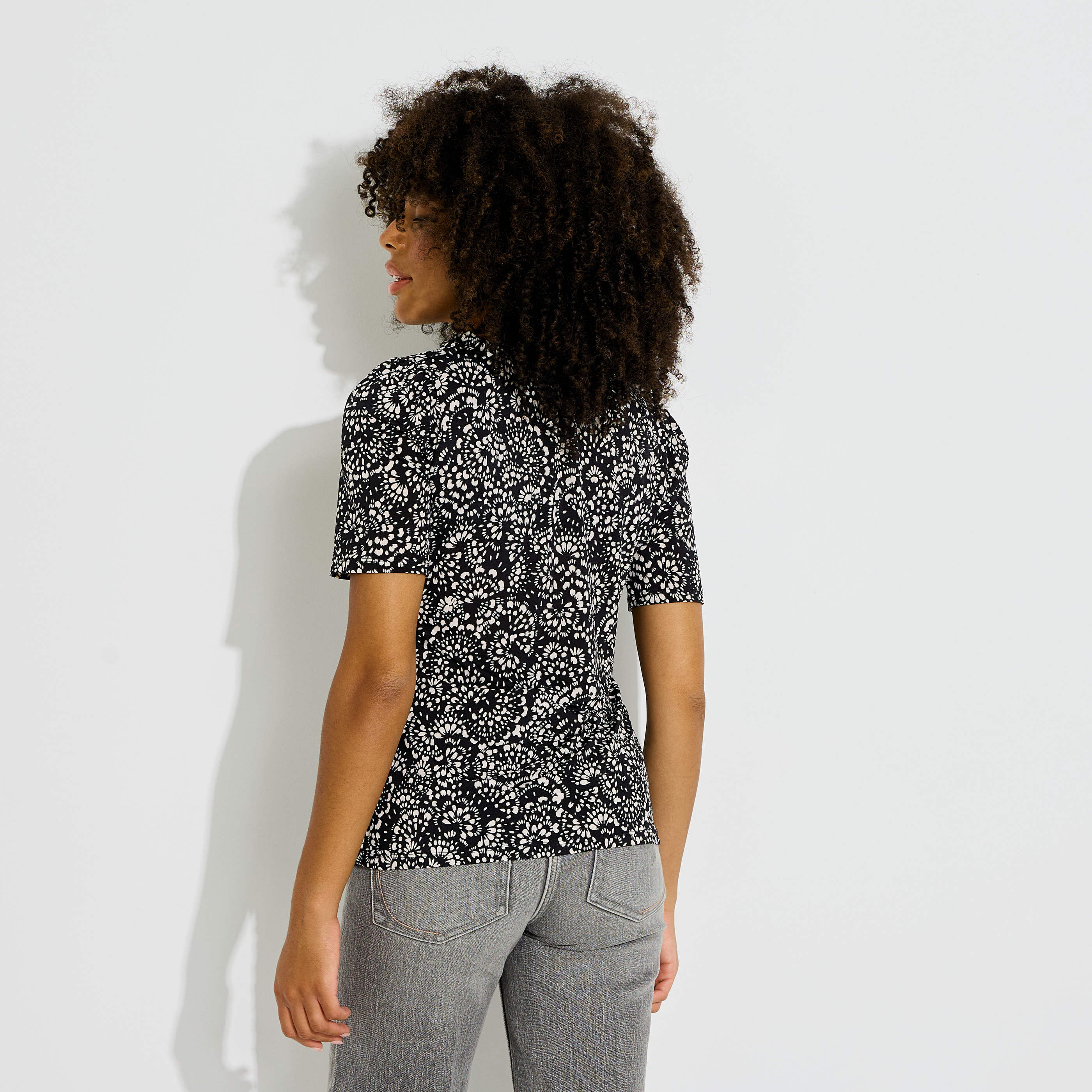 Blouse imprim&eacute;e col V volant&eacute; femme