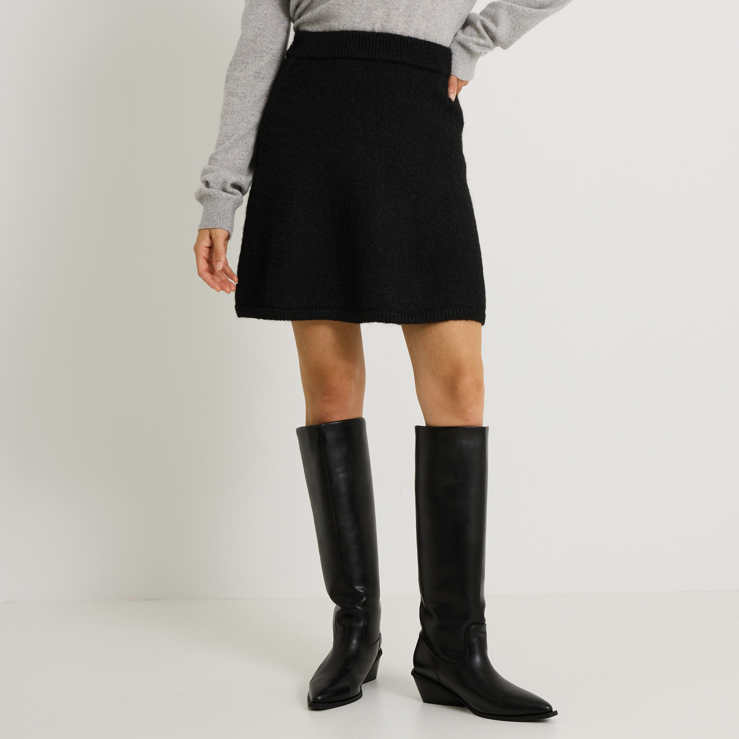 Jupe courte patineuse en maille 