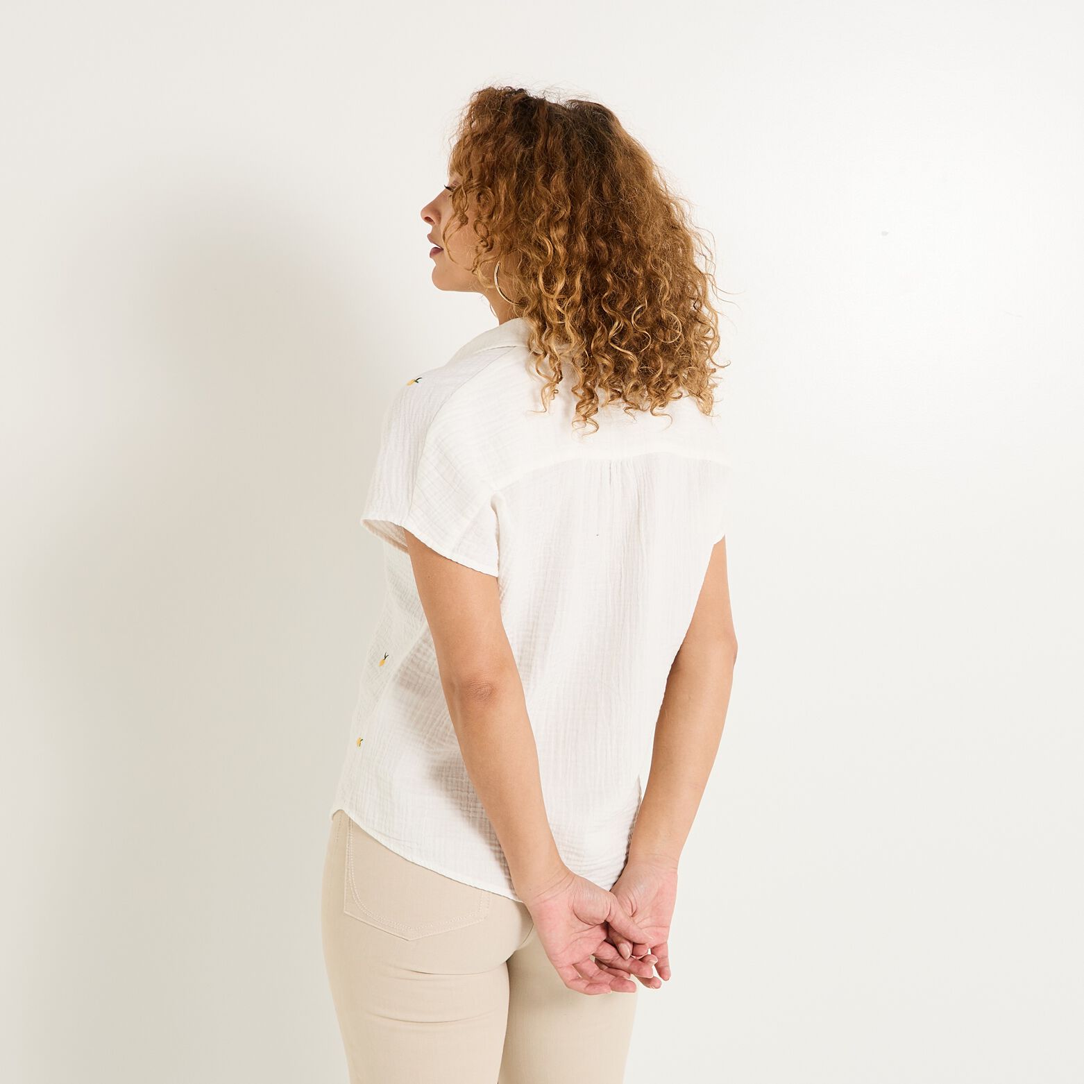 Chemise brodée femme