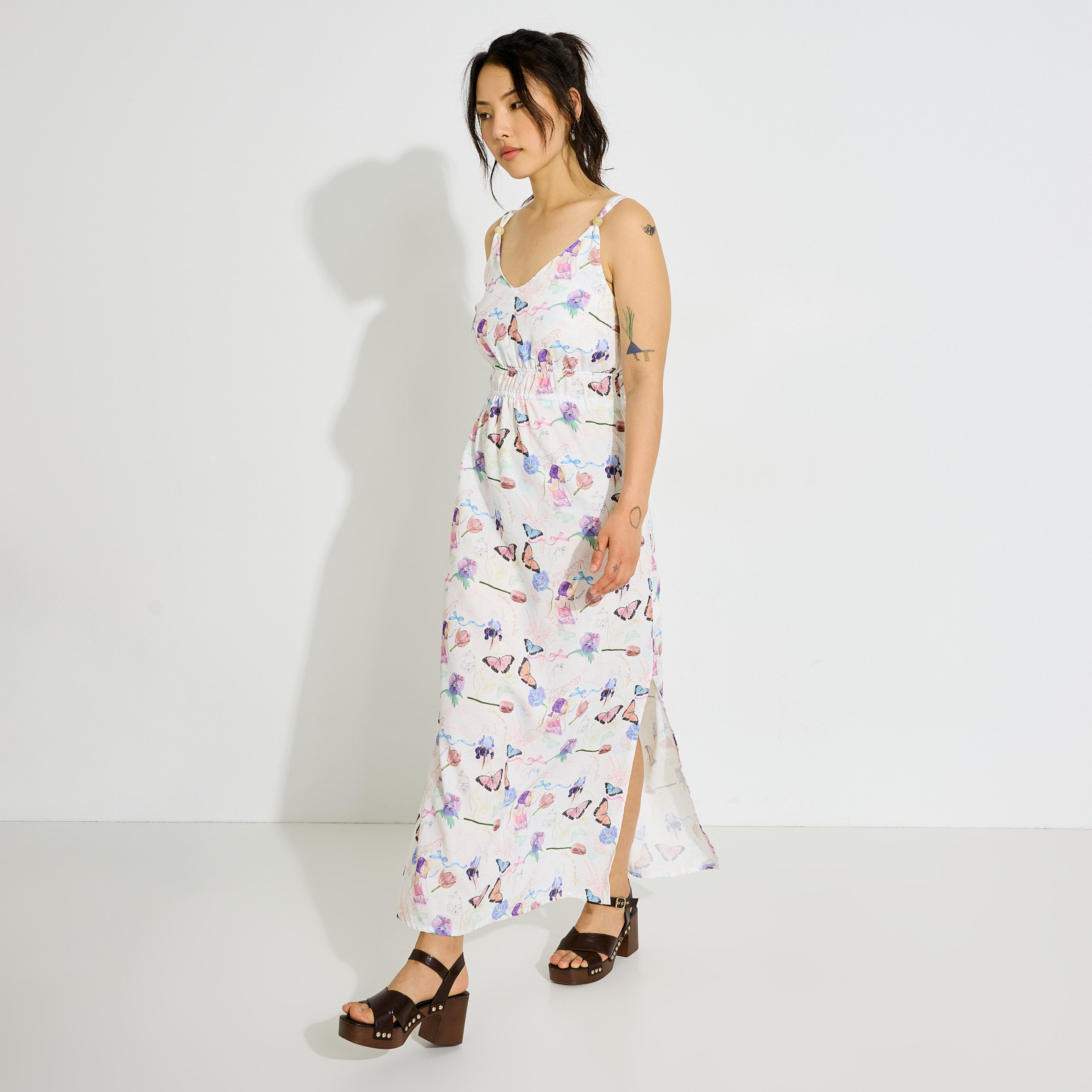 Robe longue fluide imprim&eacute;e &agrave; bretelles