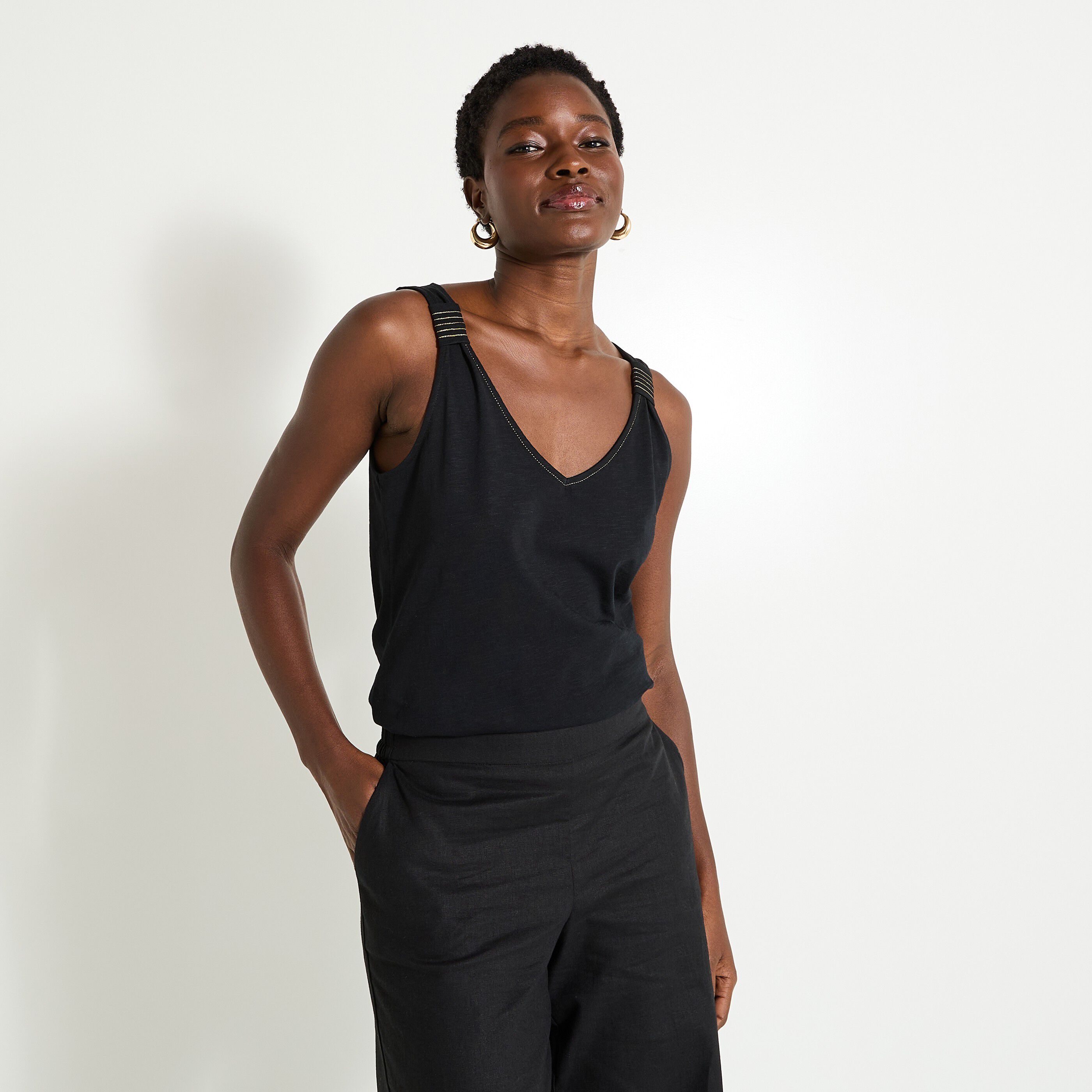 D&eacute;bardeur col V femme