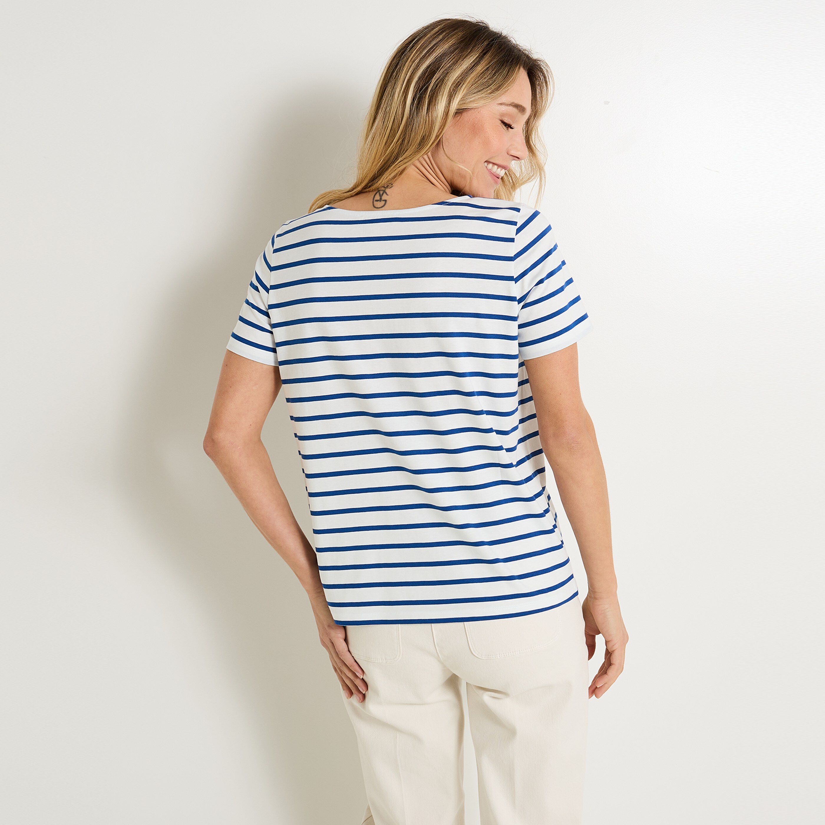T-shirt ray&eacute; femme