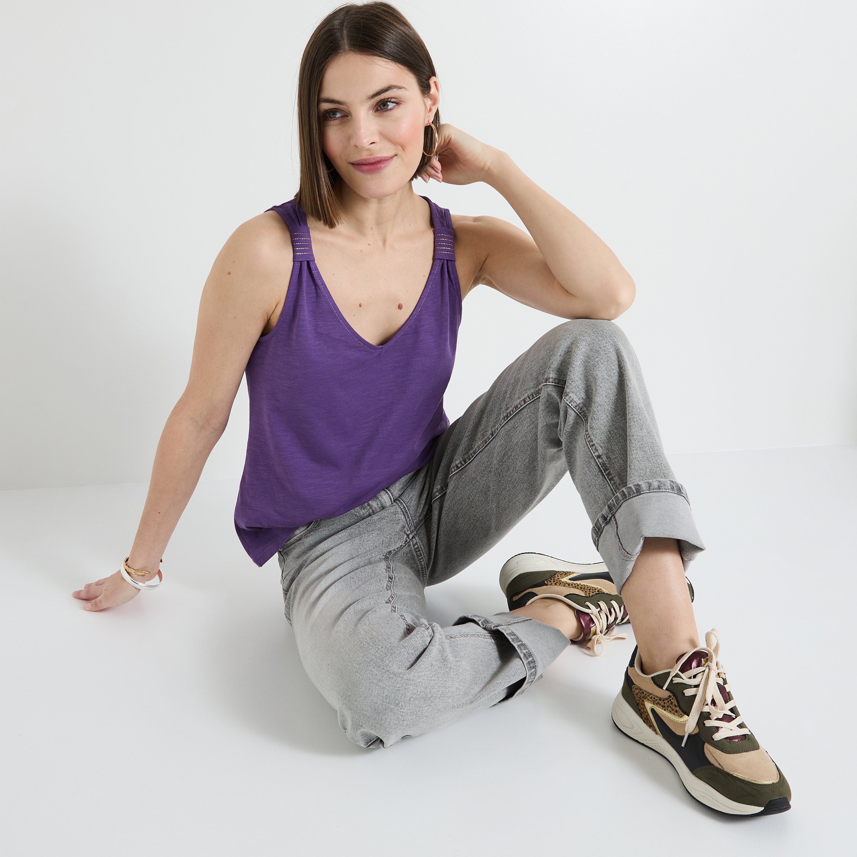 D&eacute;bardeur col V femme