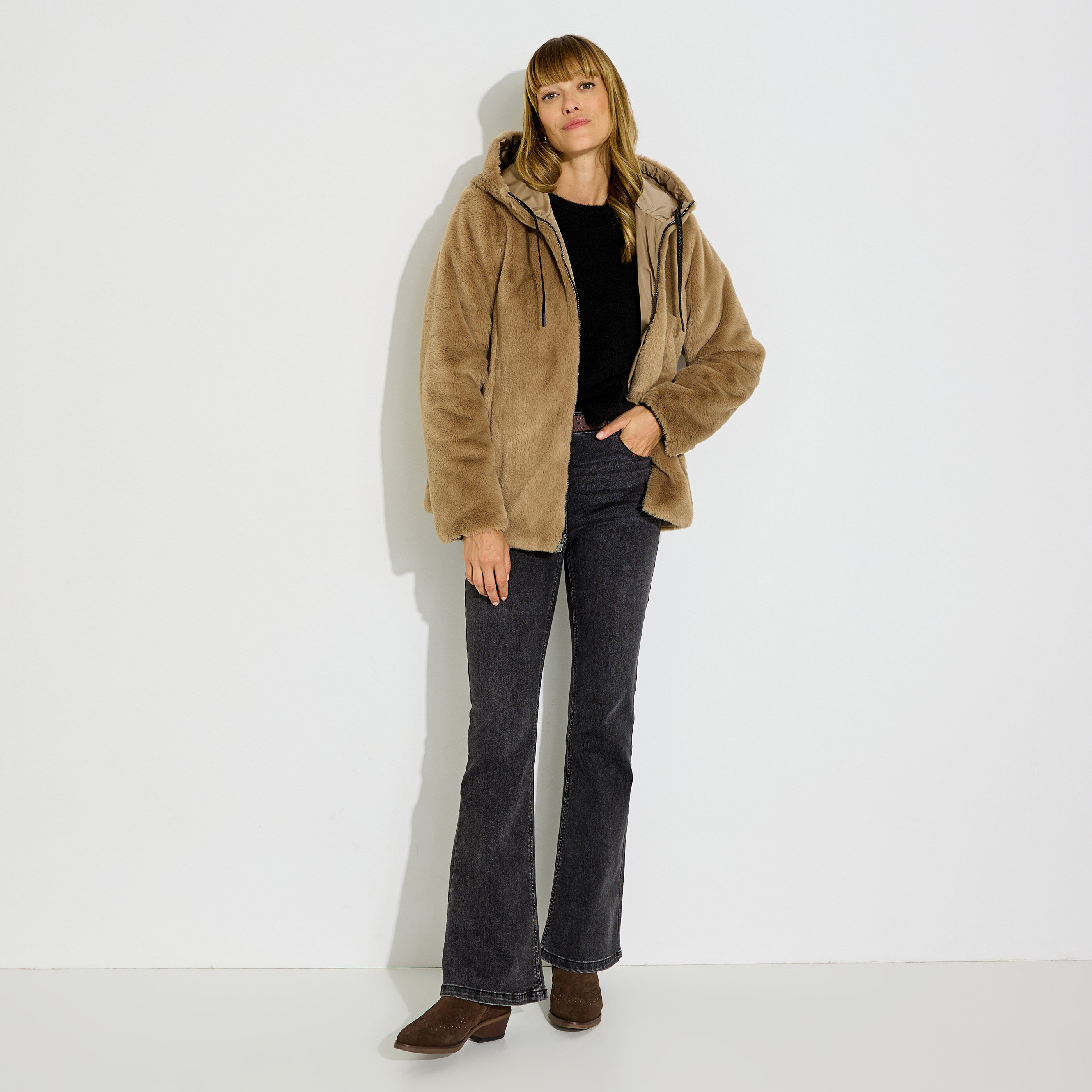 Manteau chaud r&eacute;versible &agrave; capuche femme