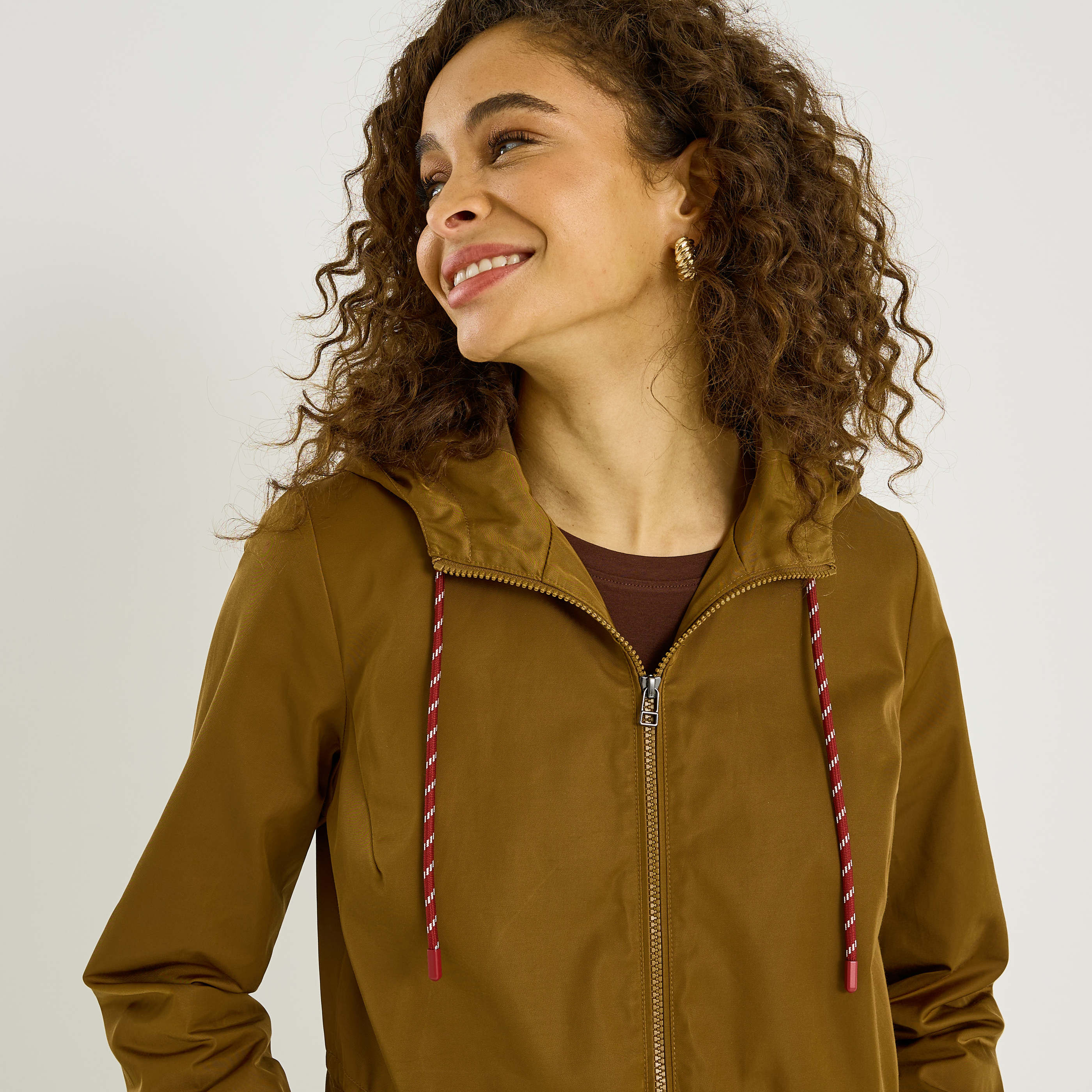 Parka l&eacute;g&egrave;re &agrave; capuche femme