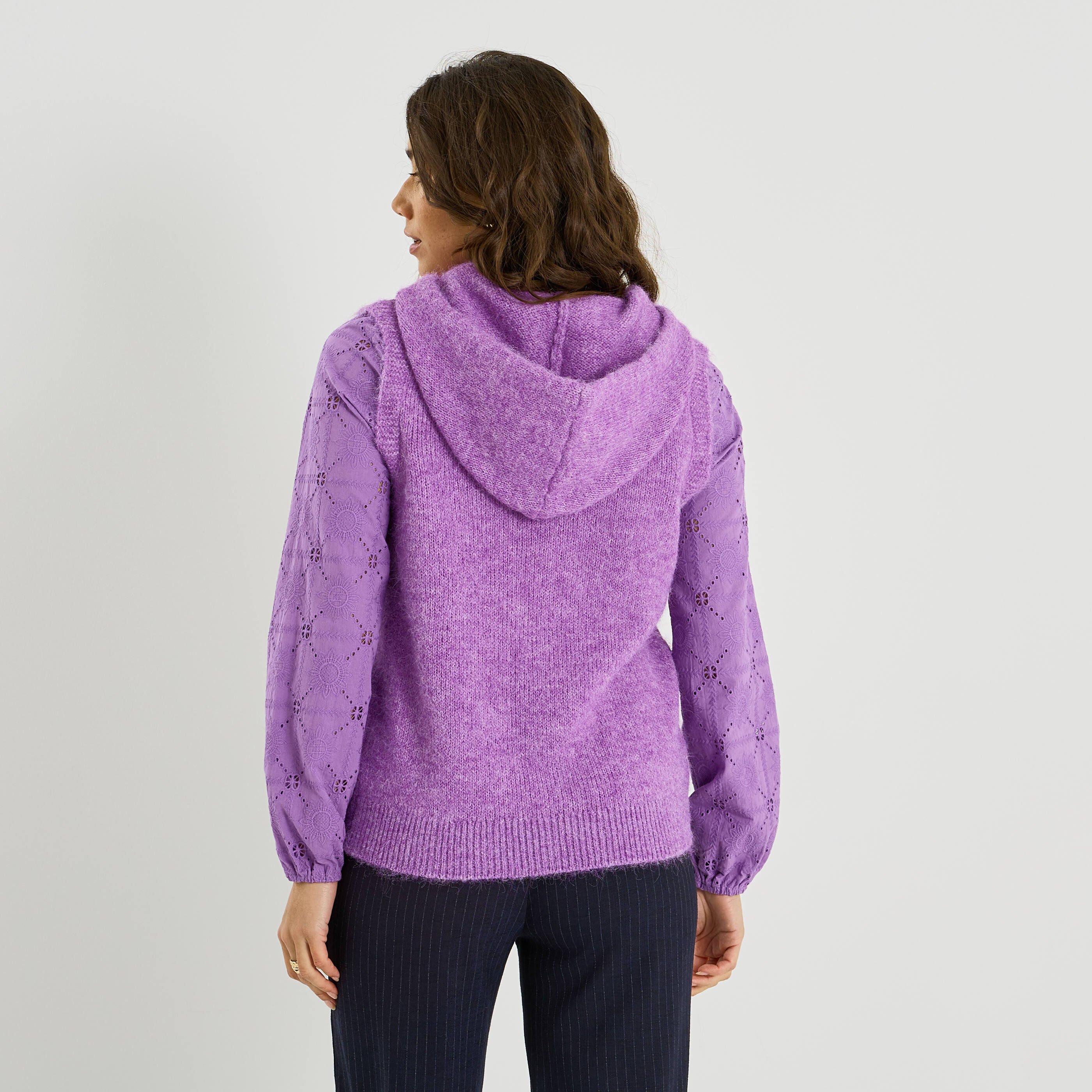 Pull bi-mati&egrave;re &agrave; capuche femme