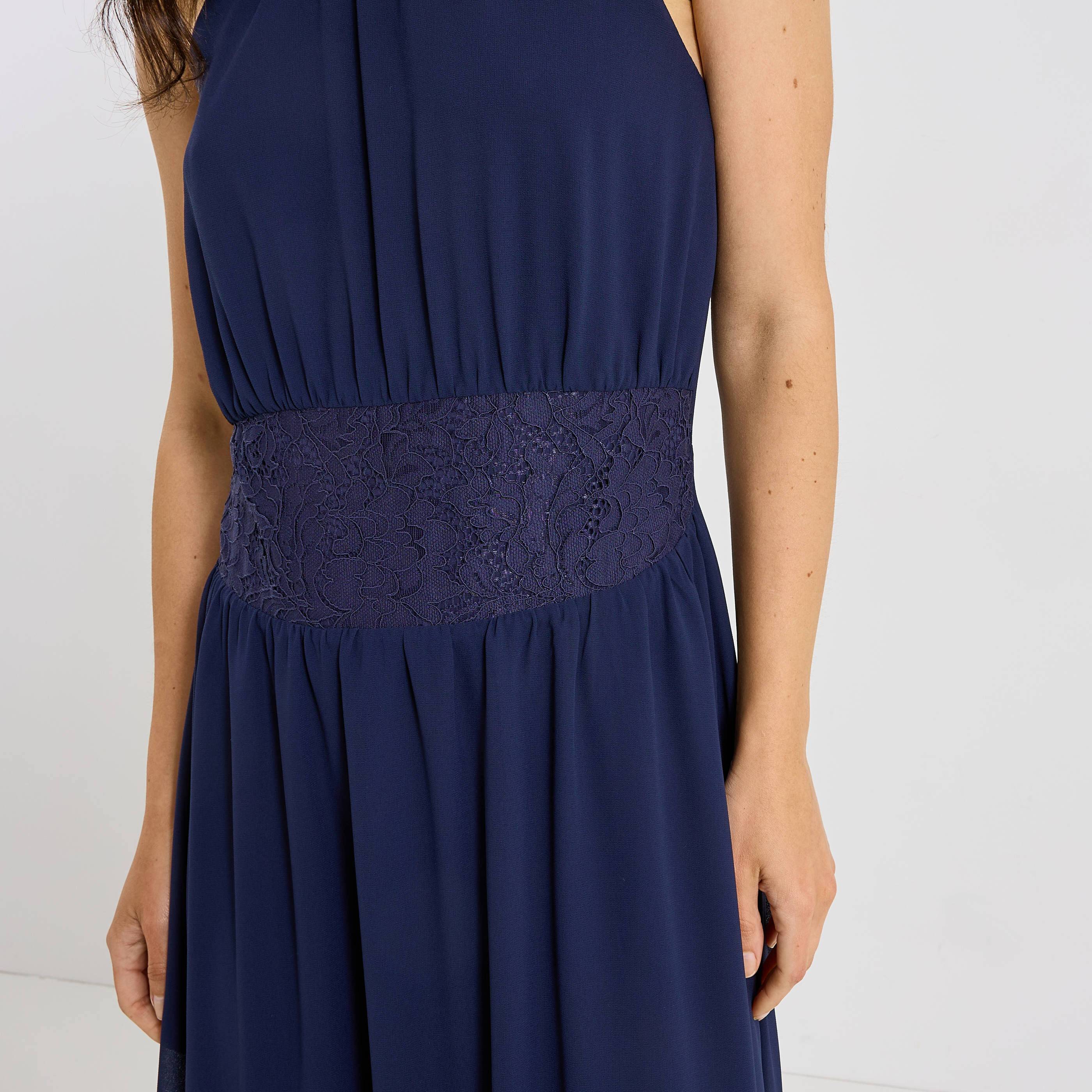 Robe longue habill&eacute;e sans manches