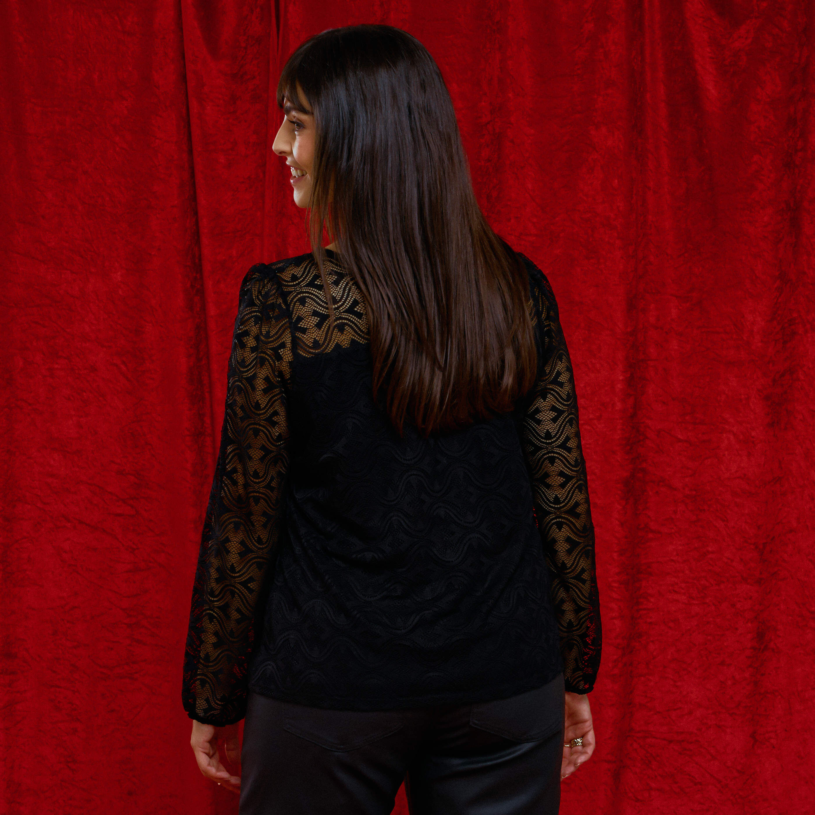 Blouse maille brod&eacute;e femme