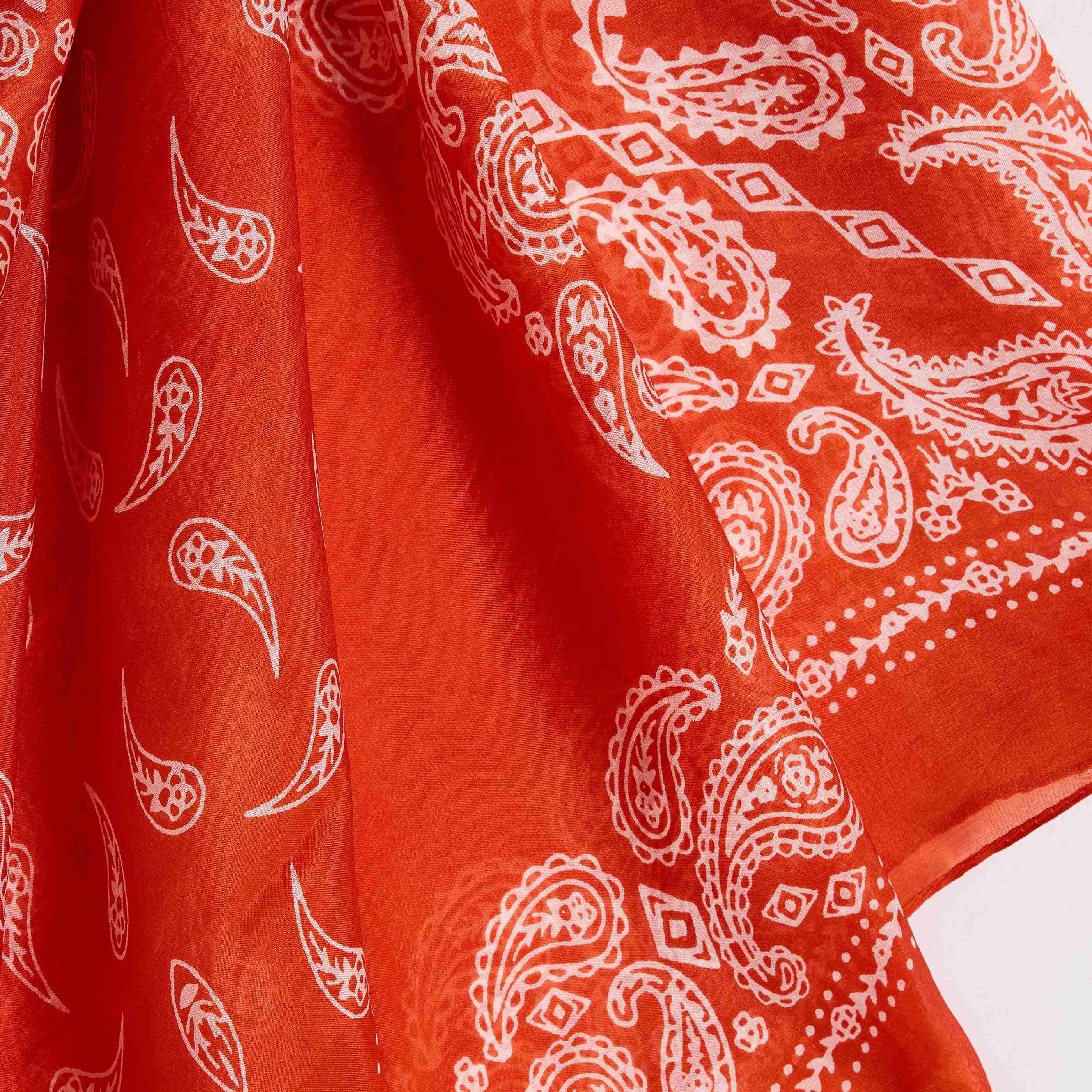 Foulard carr&eacute; en soie femme