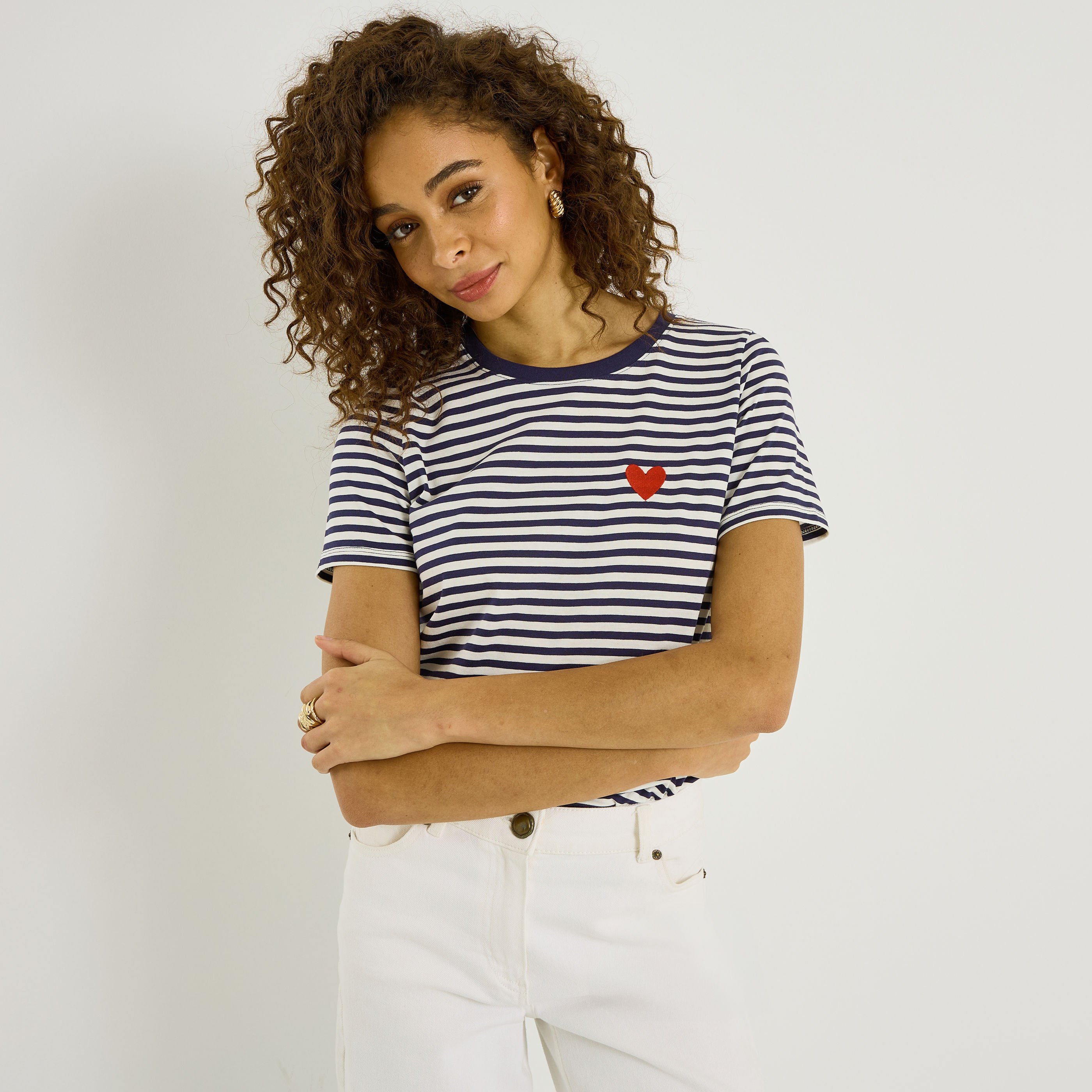 T-shirt ray&eacute; c&oelig;ur brod&eacute; femme