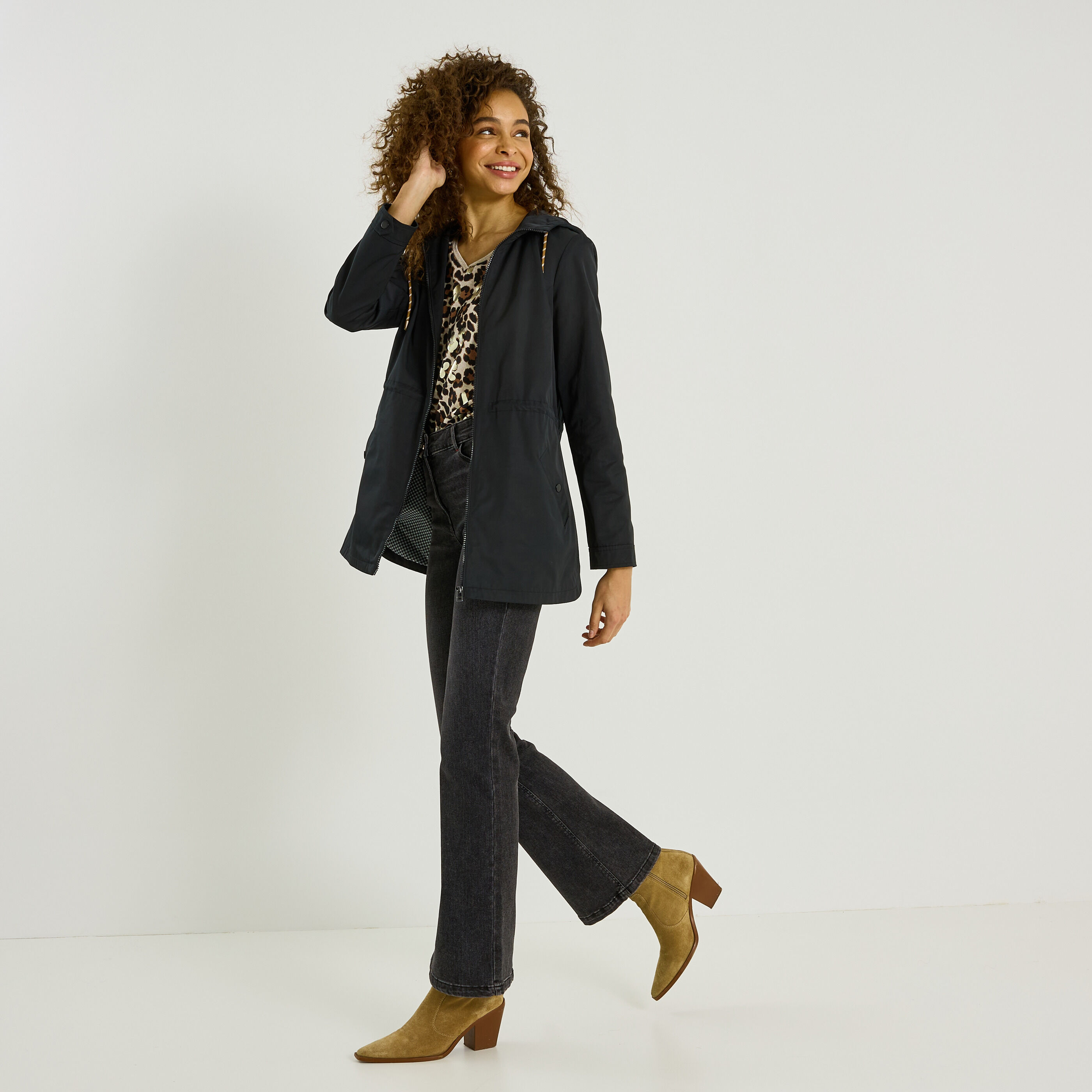 Parka l&eacute;g&egrave;re &agrave; capuche femme