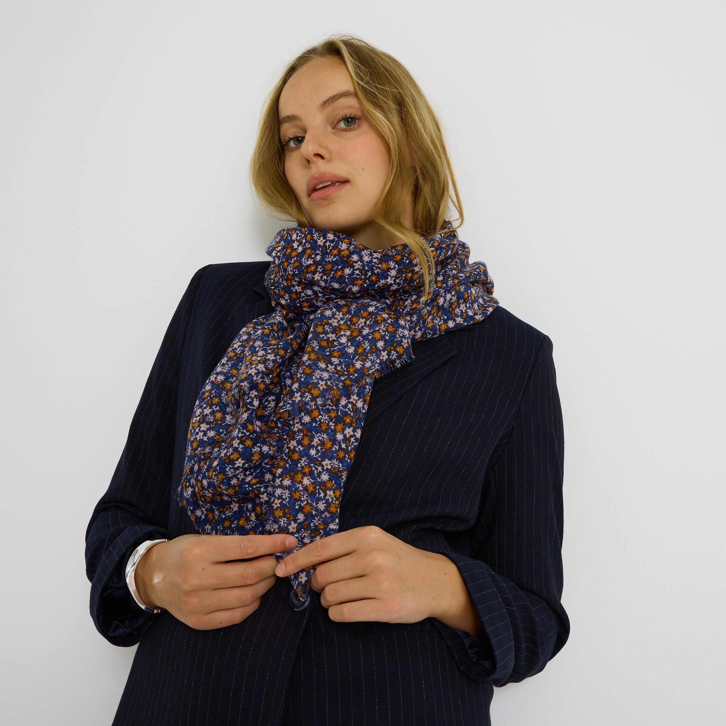 Etole longue imprim&eacute; fleuri femme