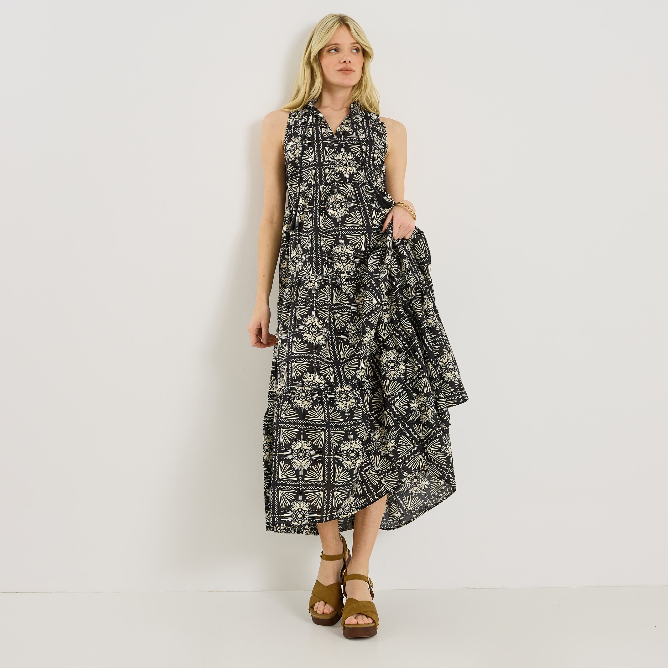 Robe longue imprim&eacute;e sans manches 