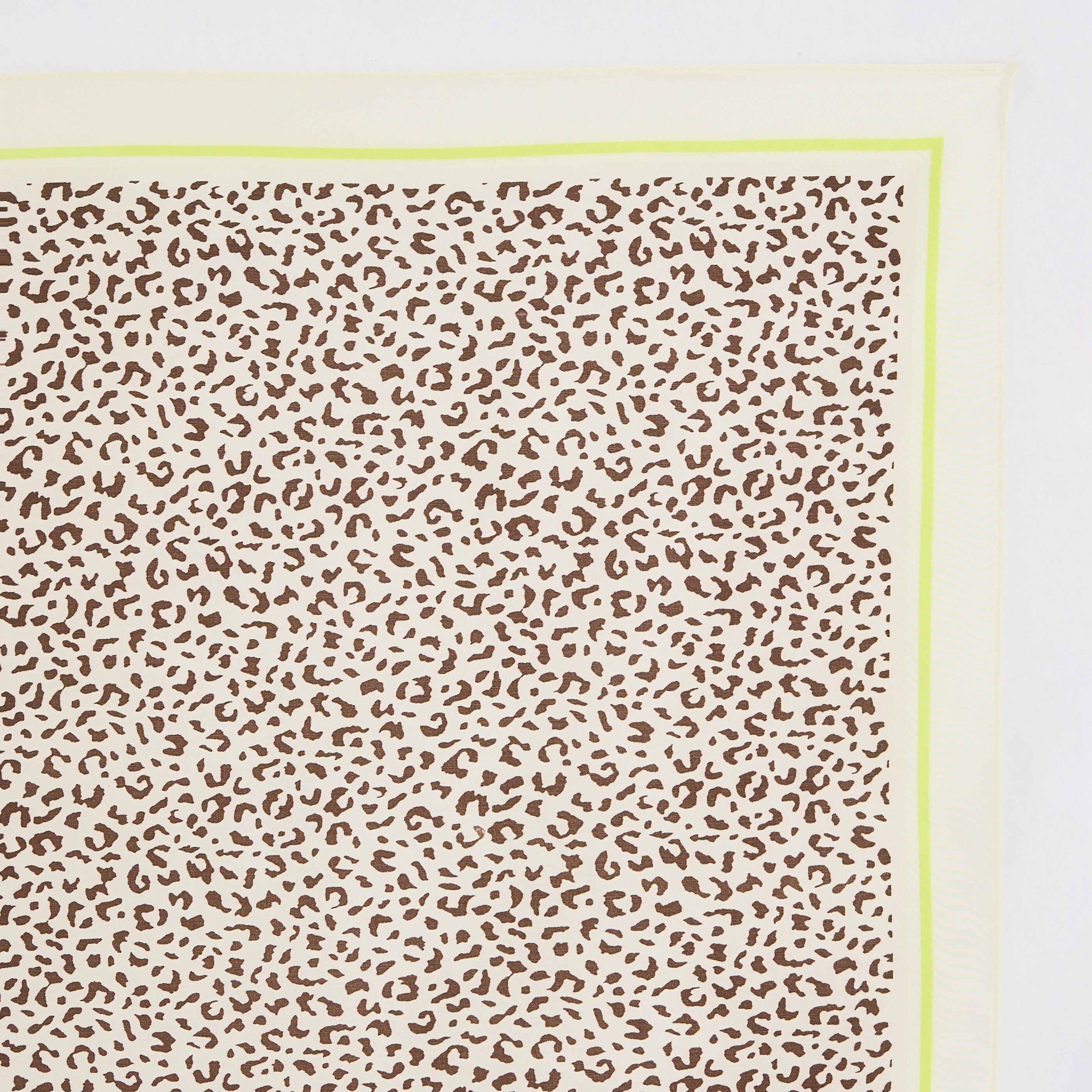 Foulard carr&eacute; l&eacute;opard femme