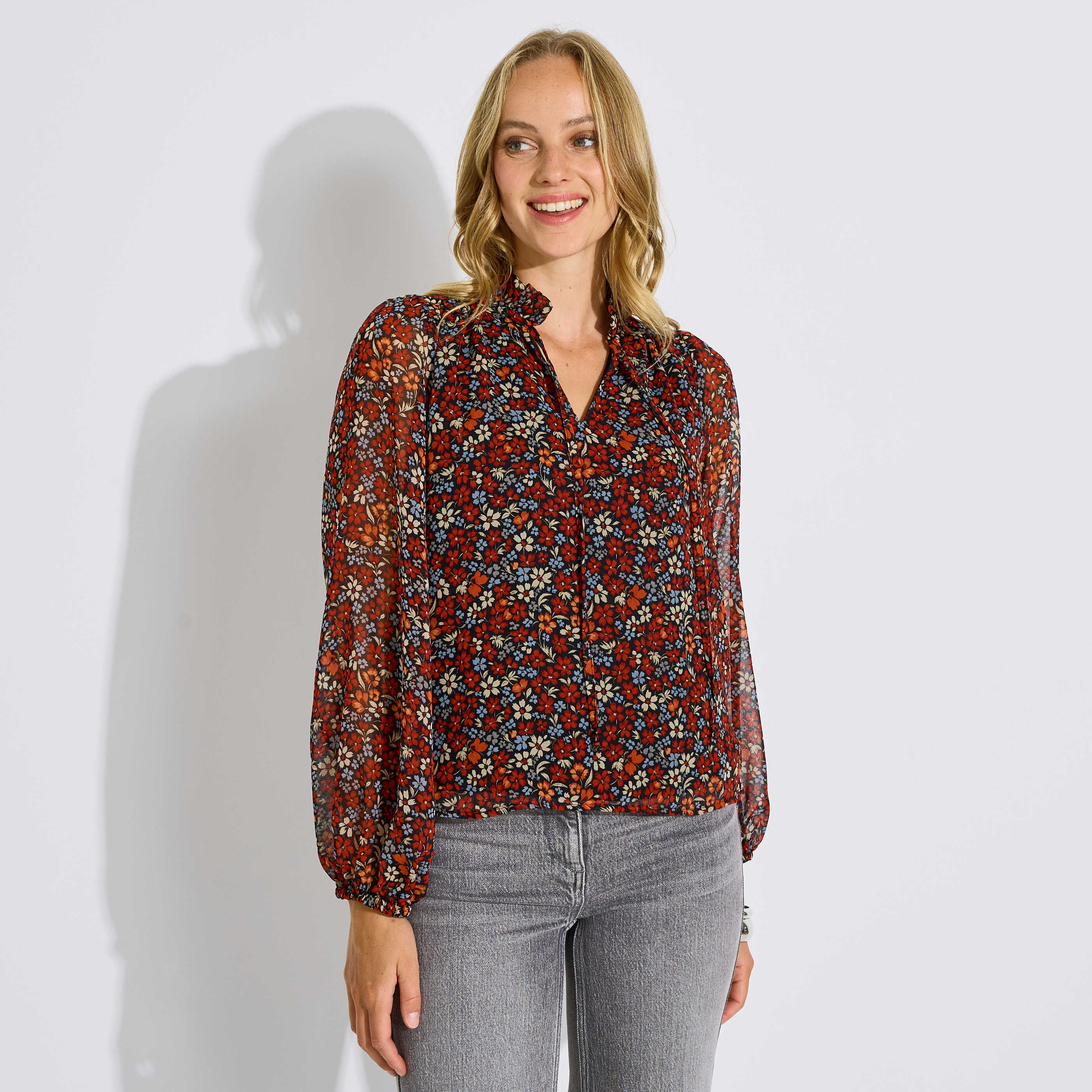 Blouse fluide col V imprim&eacute; fleuri femme