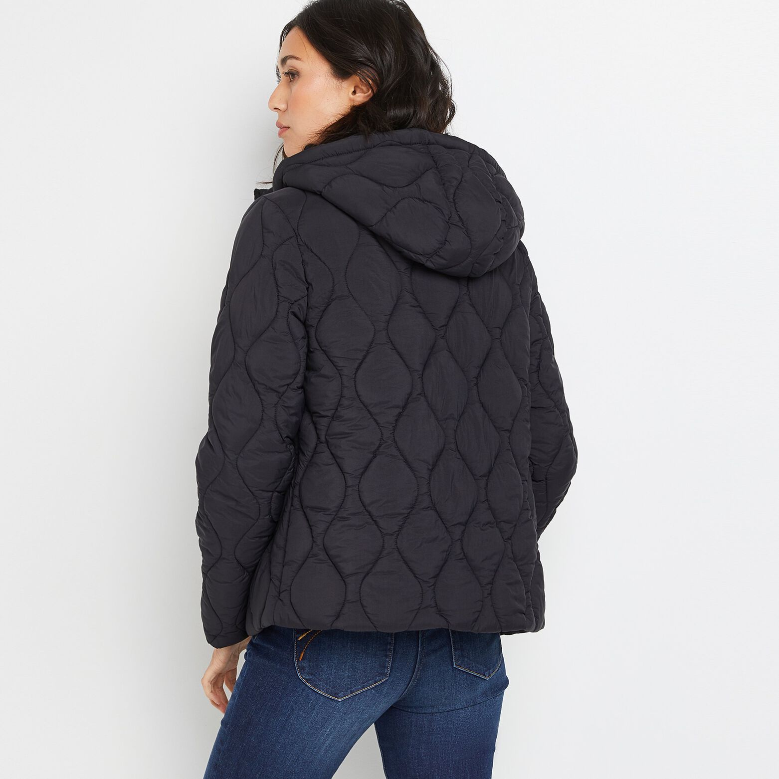 Doudoune courte à capuche femme