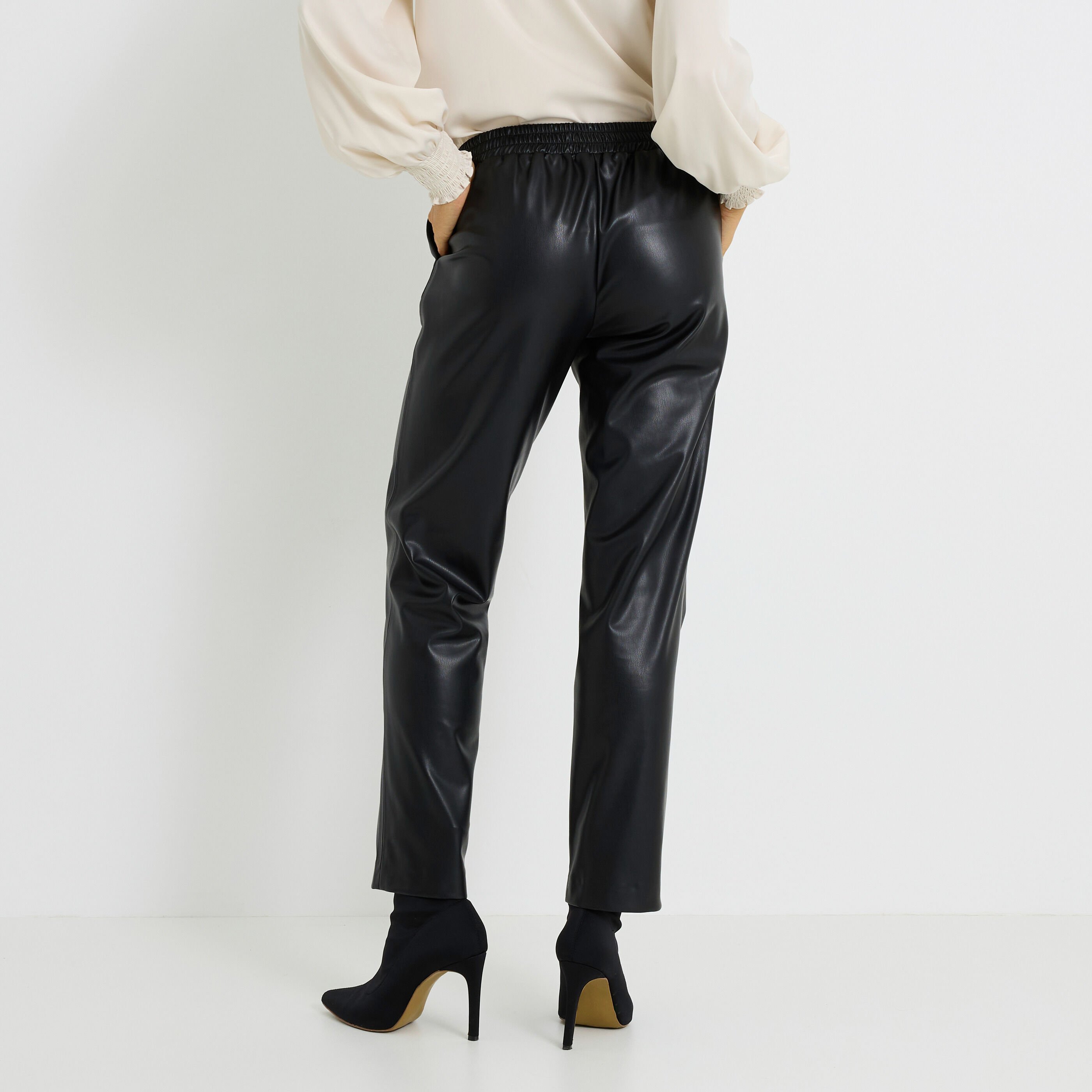 Pantalon en simili femme