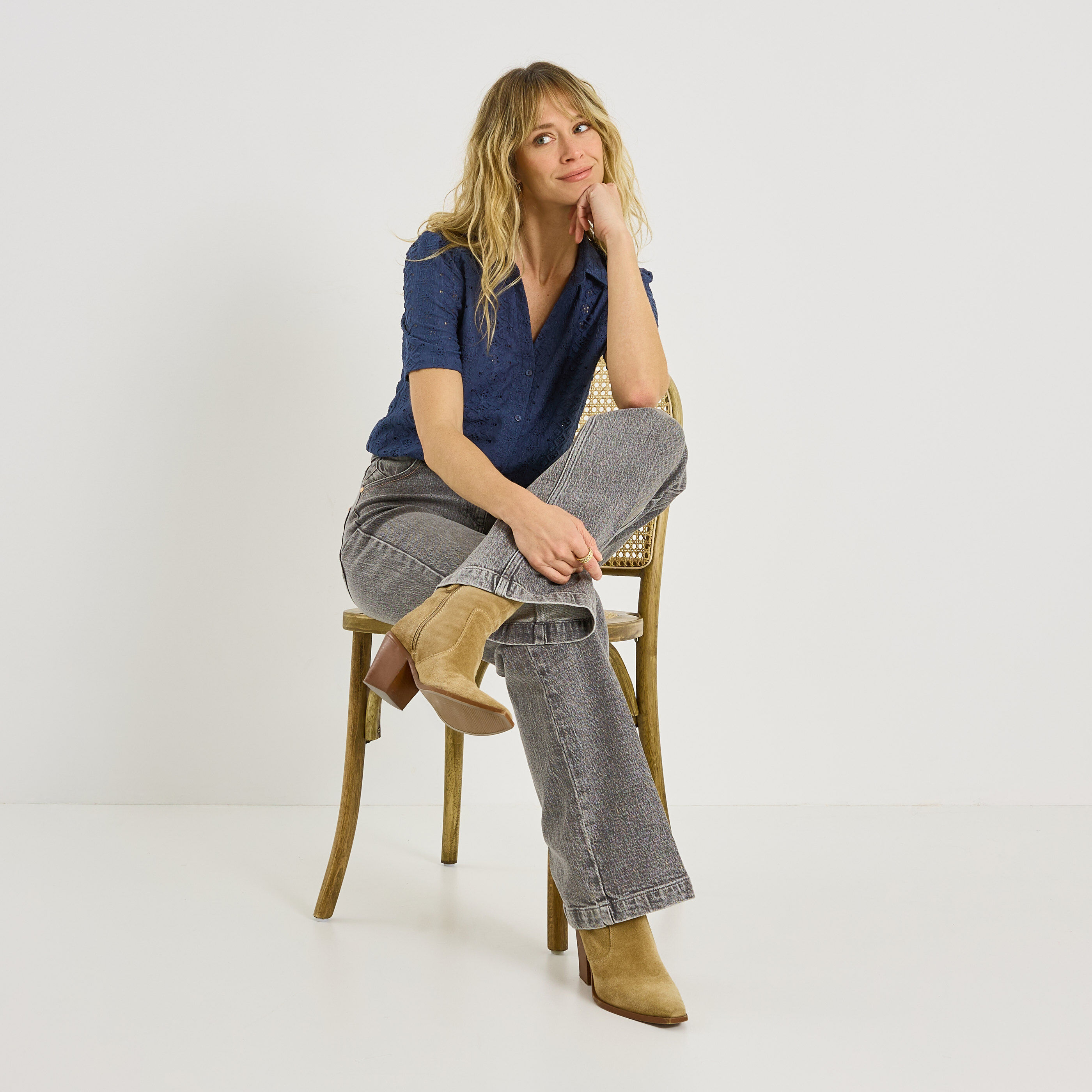 Chemise en maille ajour&eacute;e femme