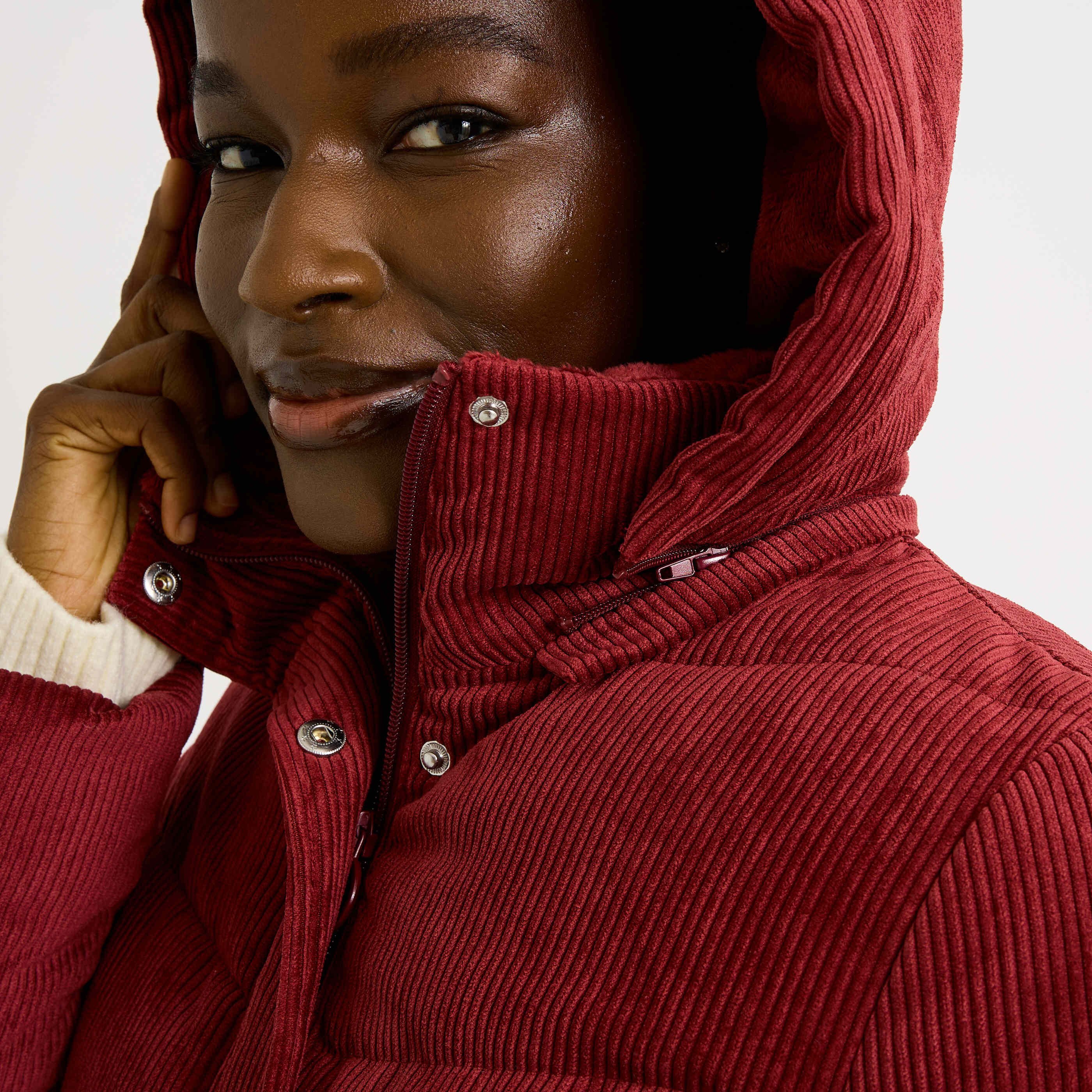 Doudoune en velours &agrave; capuche femme