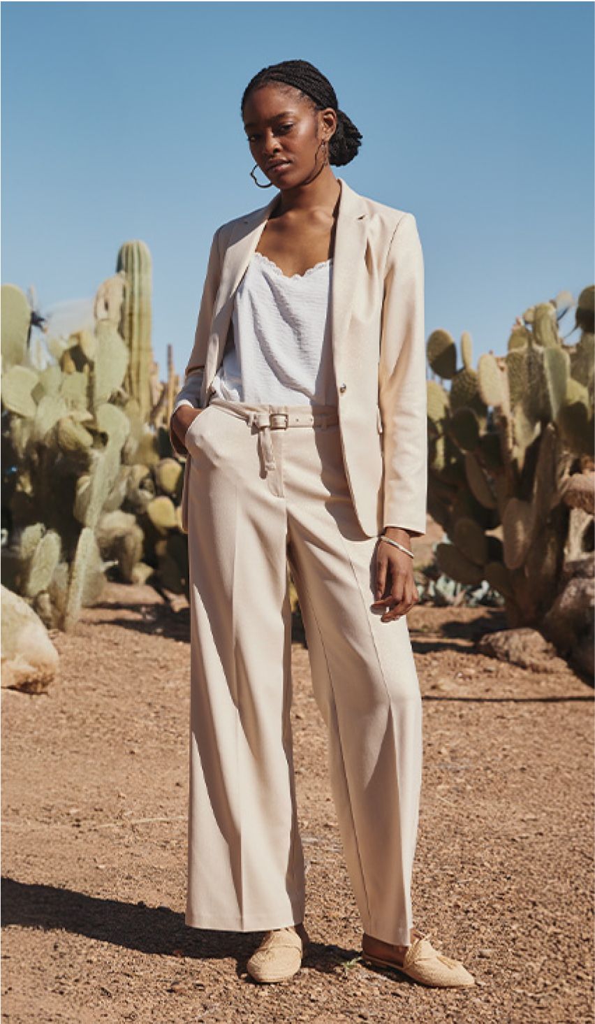 Le blazer effet pailleté Grain de Malice à 49,99€ et le pantalon large pailleté Grain de Malice à 37,99€