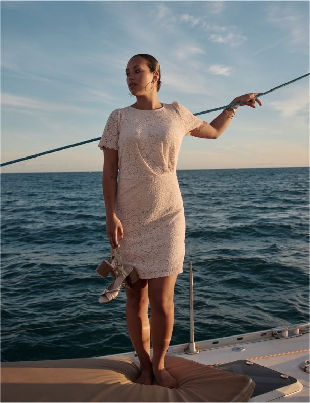 La robe ajourée portée
