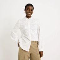 Chemise brodée à col montant