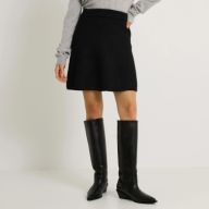 Jupe courte patineuse en maille