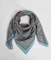 Foulard carré imprimé fleuri