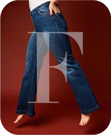 Le jean Flare porté par un mannequin