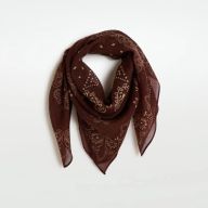 Foulard carré en voile de laine
